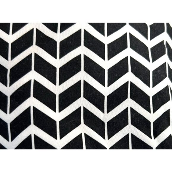 Intelligent Design Novelty 3-Piece Black Chevron Print Microfiber Twin Sheet Set - Picture 8 of 8